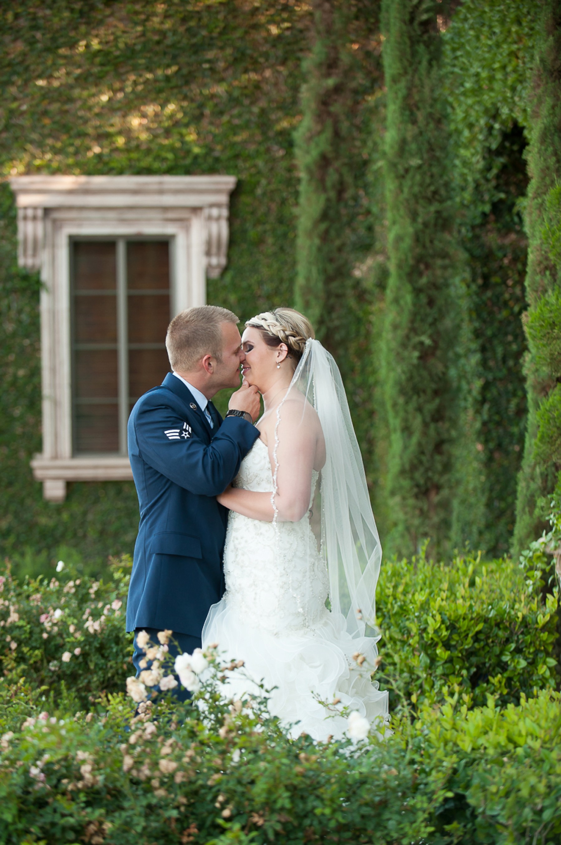Villa Siena Wedding Bride Groom Kissing Smiling Gilbert Arizona Photo