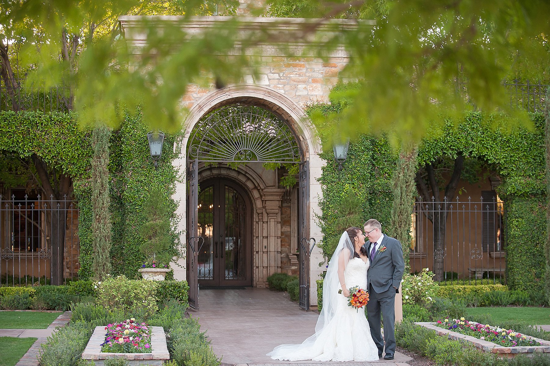 Villa Siena Wedding Bride Groom Vines Arch Photo