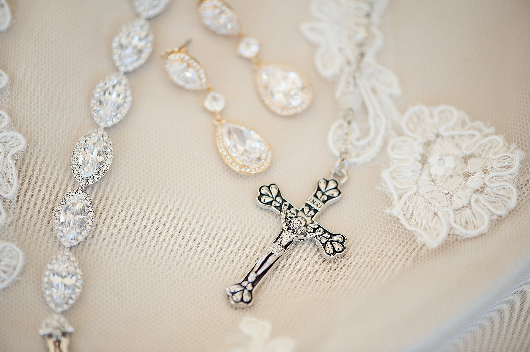 Montelucia Wedding Bride Jewelery Rosary Scottsdale Arizona Photo