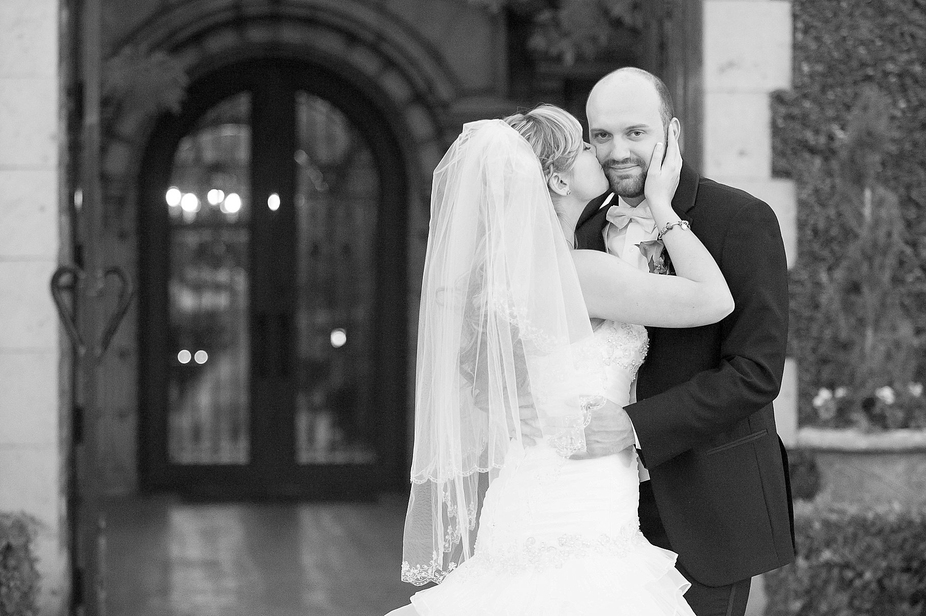 Villa Siena Wedding Bride Kissing Groom Gilbert Arizona Photo