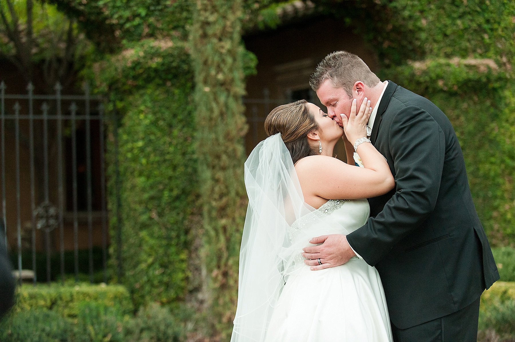 Villa Siena Wedding Bride Groom Kissing Gilbert Arizona Photo