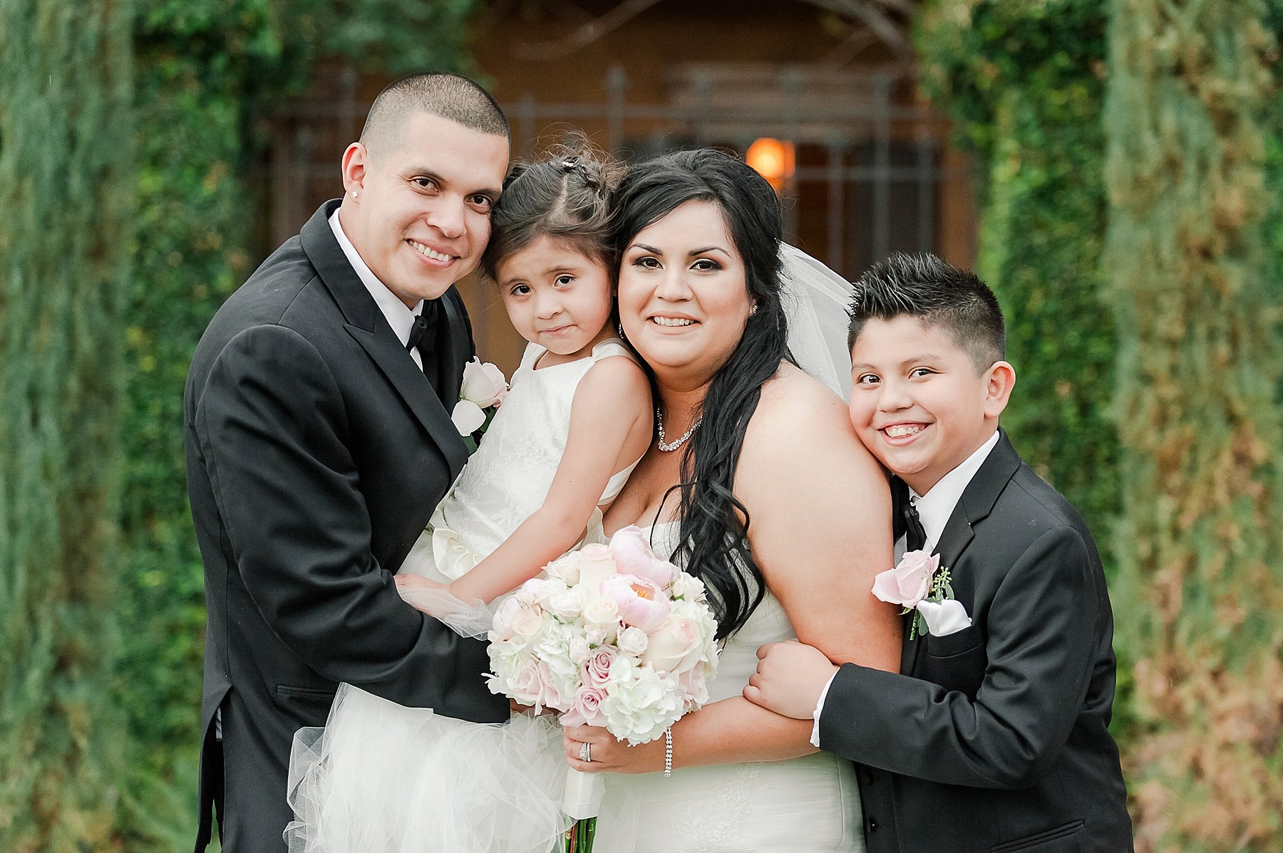 Blush Wedding Family Villa Siena Gilbert Arizona Photo