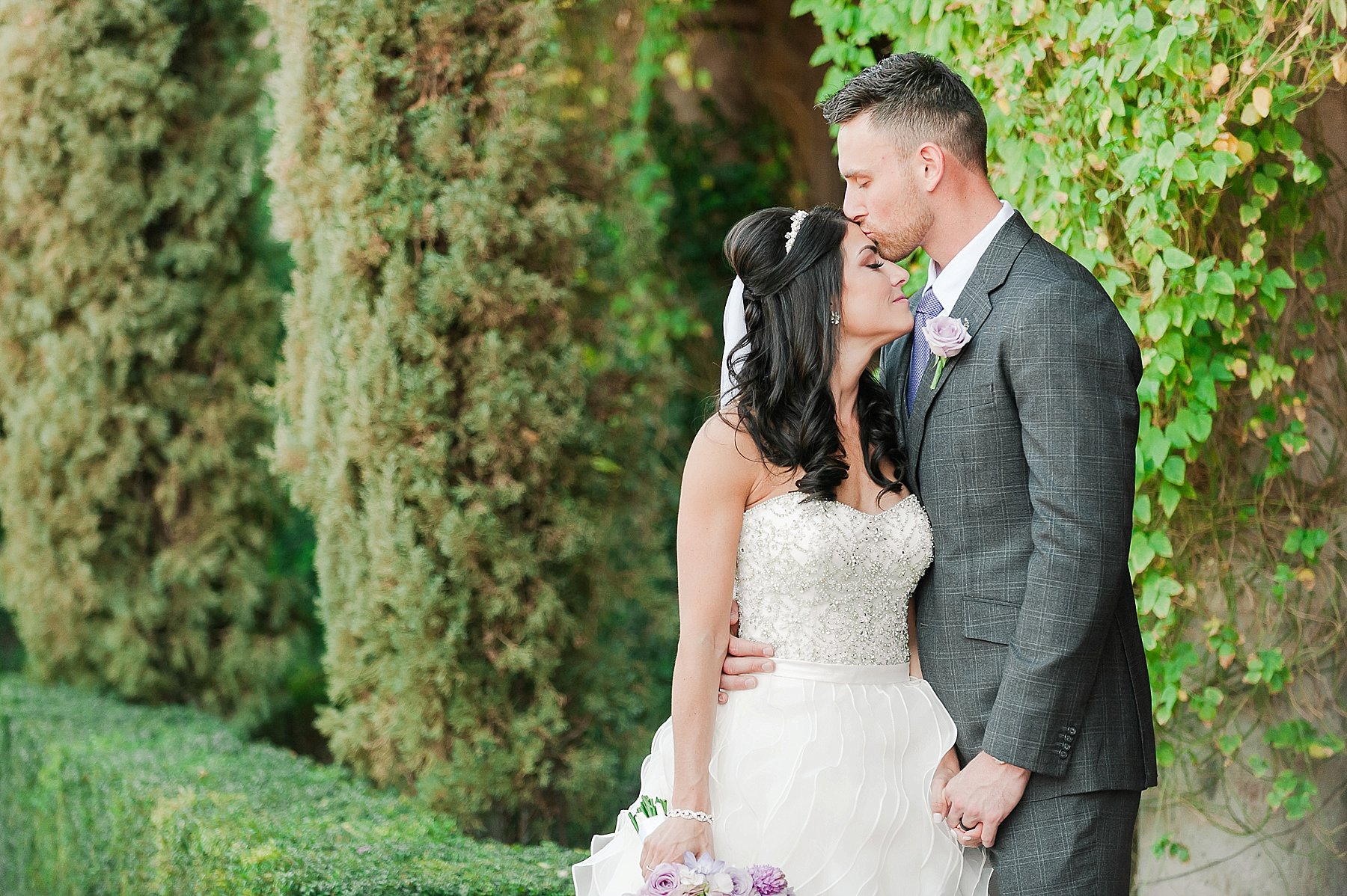 Villa Siena Middlebrooks Dell Wedding Bride Groom Romantic Kissing Phoenix Arizona Photo