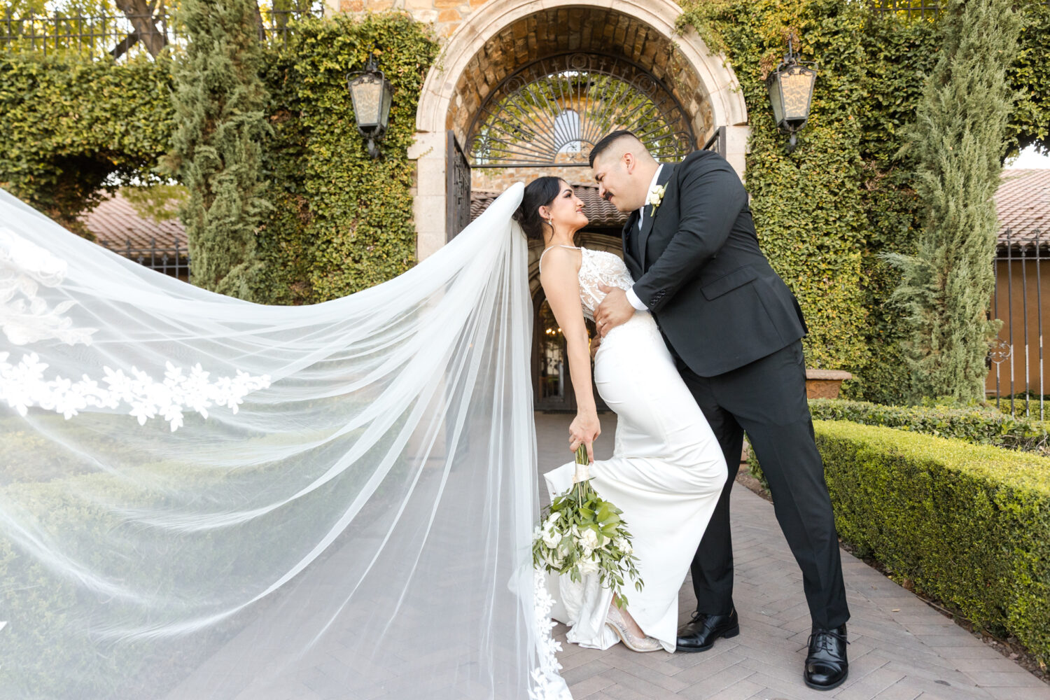 Effortlessly Elegant Wedding Villa Siena Phoenix Wedding Photographer