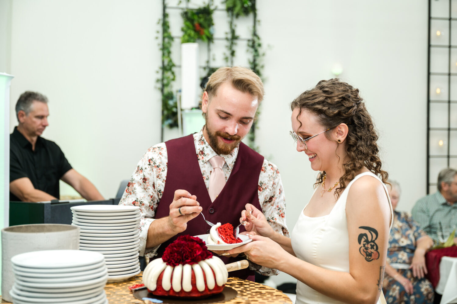 Fun Nature Wedding Lost Dutchman Phoenix Wedding Photographer