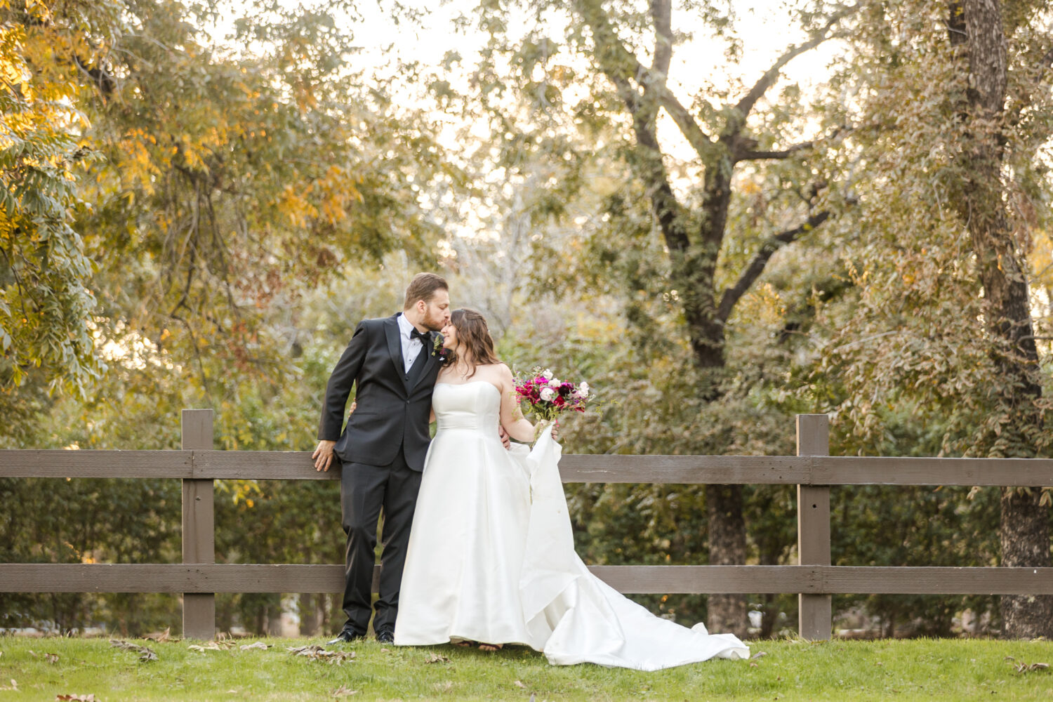 Blissful Intimate Wedding Venue at the Grove Phoenix Wedding Photographer